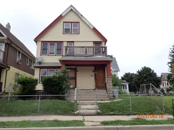906 W Chambers St, Milwaukee, WI 53206