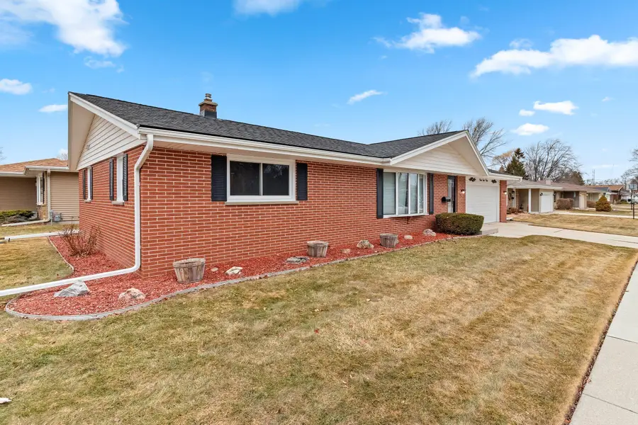 3830 S 14th St, Sheboygan, WI 53081 - #3