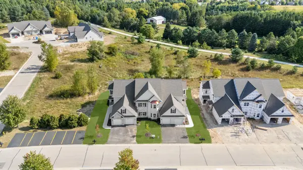 1830 Woodland Way, Slinger, WI 53086