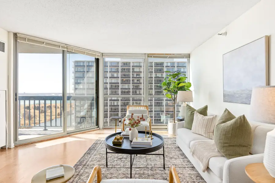 1660 N Prospect Ave, Milwaukee, WI 53202 - #2