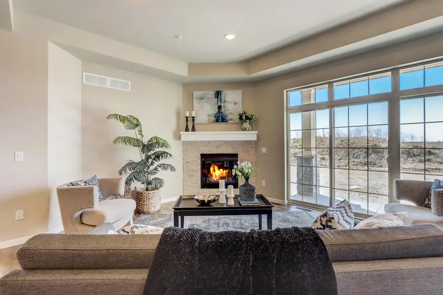 2836 Fox Lake Cir, Waukesha, WI 53189 - #2