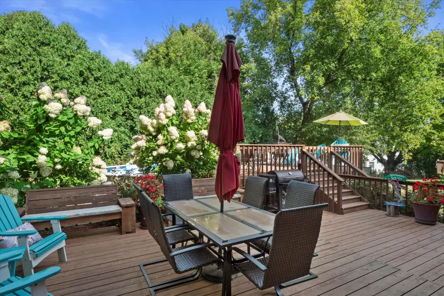 207 Parkview Ct, Pewaukee, WI 53072 - #3