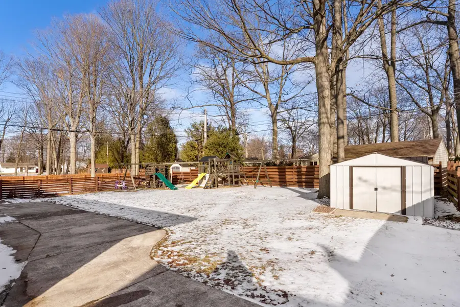 1433 N 23rd St, Manitowoc, WI 54220 - #2