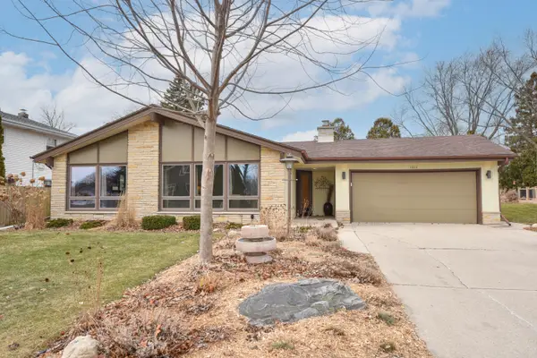 1011 N Webster St, Port Washington, WI 53074