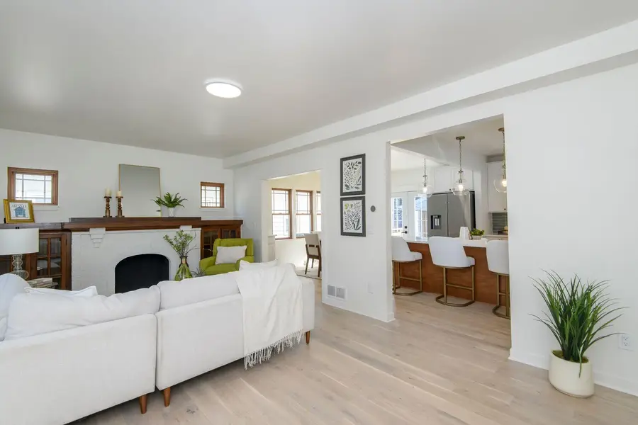 5821 W Wells St, Wauwatosa, WI 53213 - #3