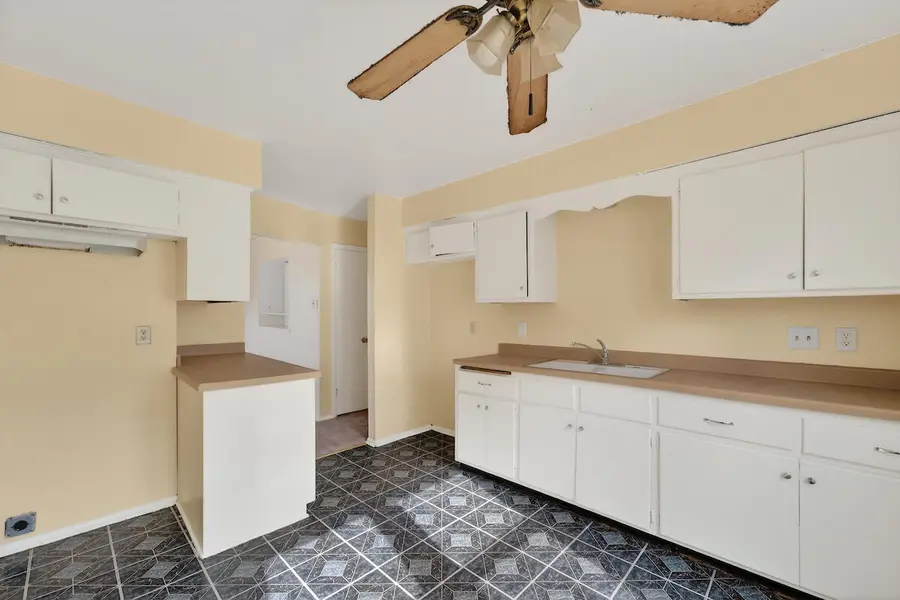 6908 N 42nd St, Milwaukee, WI 53209 - #2