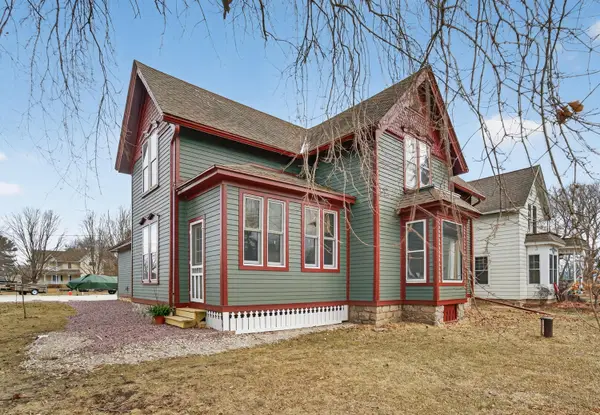 35214 Washington Ave, Rochester, WI 53105