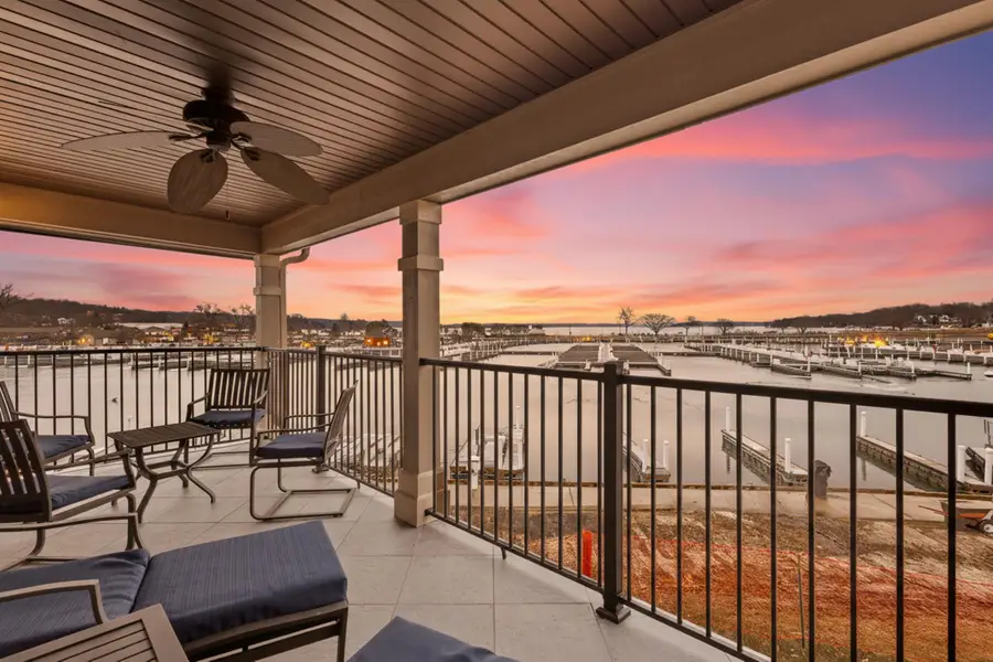 12 Abbey Villa Cir, Fontana, WI 53125 - #3