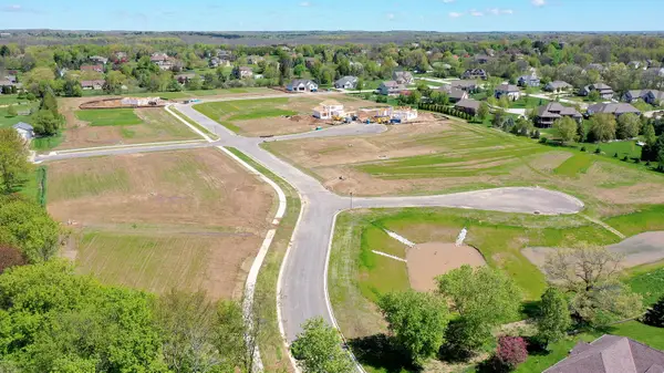 W247N7425 Carol Ann Cir, Sussex, WI 53089