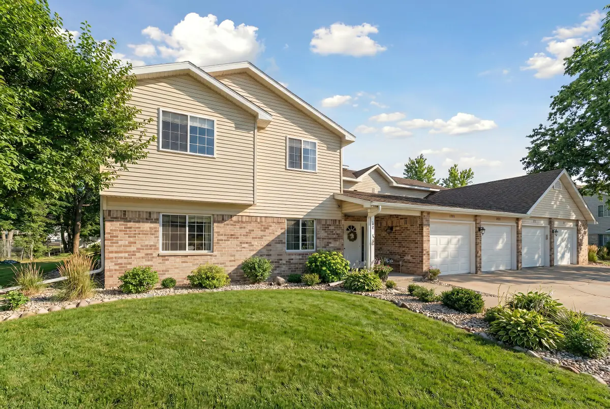 129 S Curtis St, Lake Geneva, WI 53147 - #1