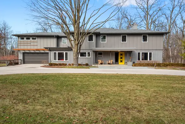 1434 E Brown Deer Rd, Bayside, WI 53217