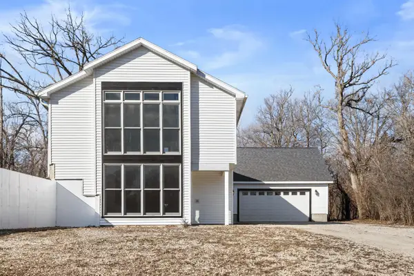 8524 Park St, Burlington, WI 53105