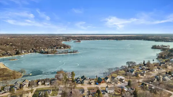 S67W18711 Emerald Dr, Muskego, WI 53150