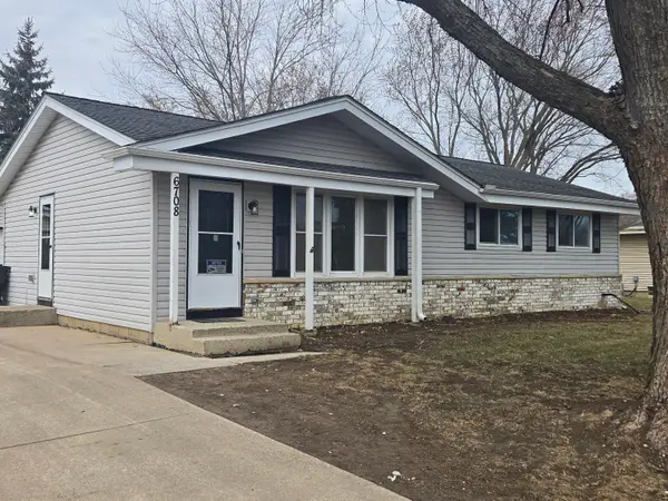 6708 Lone Elm Dr, Caledonia, WI 53402