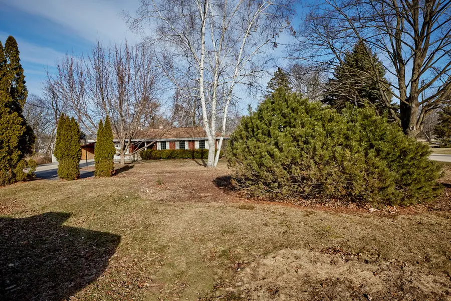 18700 Moor Ct, Brookfield, WI 53045 - #2