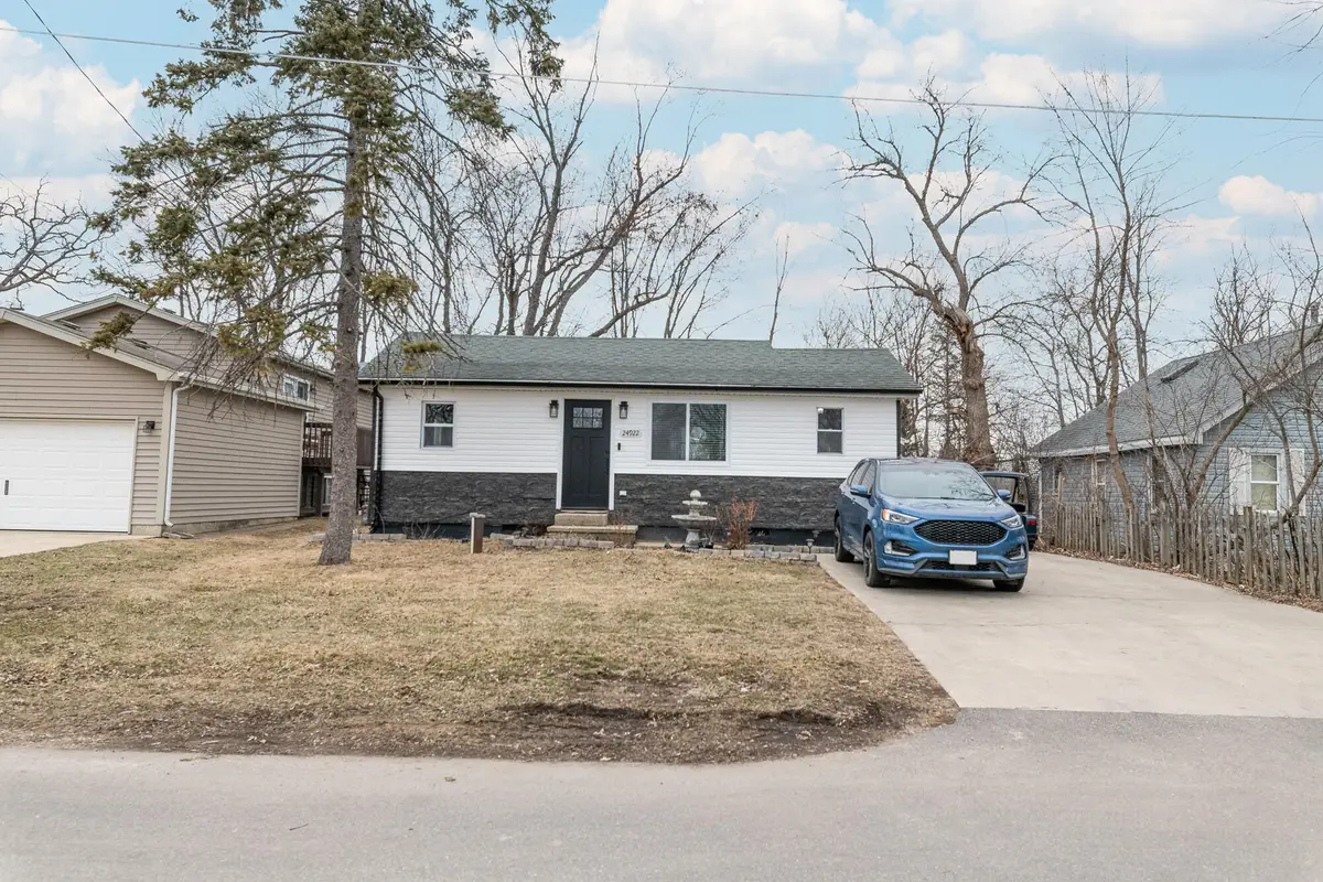 24922 67th St, Paddock Lake, WI 53168 - #1