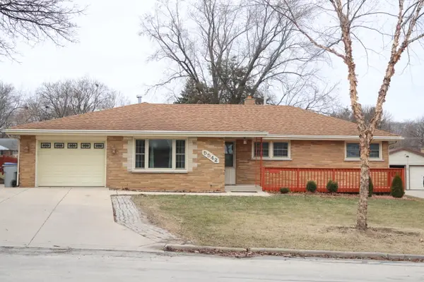 5542 W Jerelyn Pl, Milwaukee, WI 53219