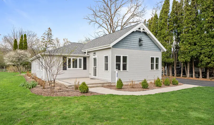 132 Fontana Ave, Fontana, WI 53125 - #2