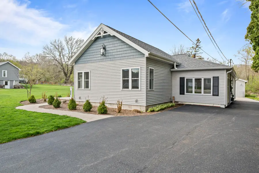 132 Fontana Ave, Fontana, WI 53125 - #3