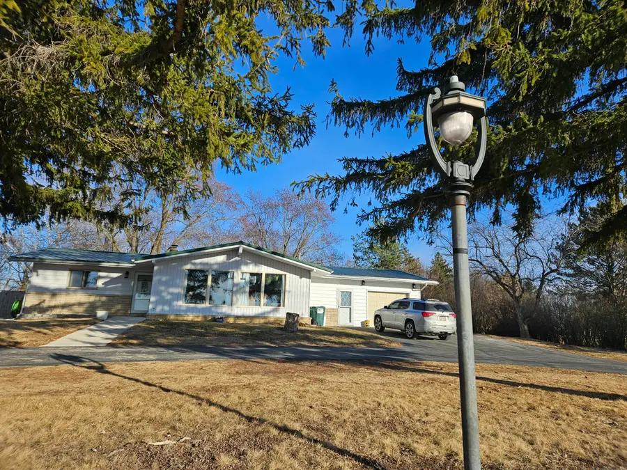 2992 122nd St, Raymond, WI 53126 - #2