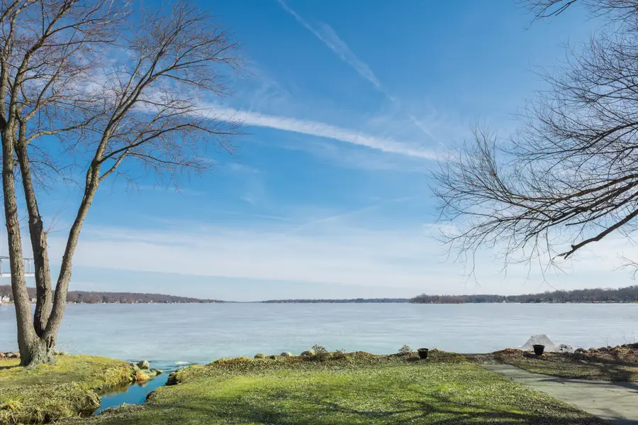 W304N2426 Maple Ave, Pewaukee, WI 53072 - #2