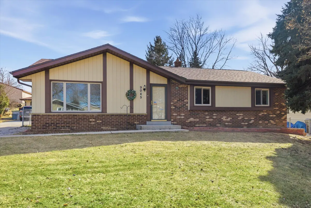 9045 W Rochelle Ave, Milwaukee, WI 53224 - #1