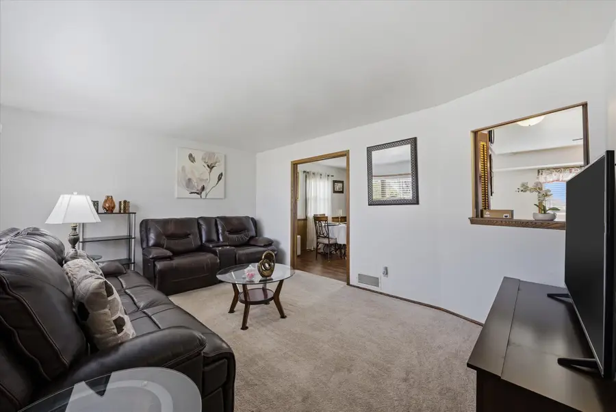 9045 W Rochelle Ave, Milwaukee, WI 53224 - #2