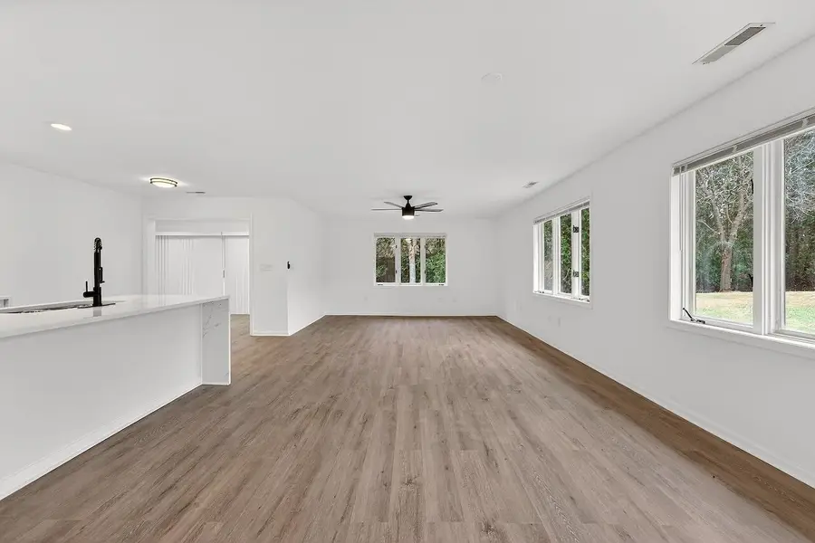 7419 Mequon Square Dr, Mequon, WI 53092 - #2