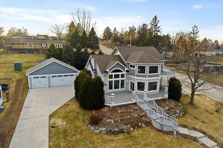 405 Lake Dr, Random Lake, WI 53075 - #2