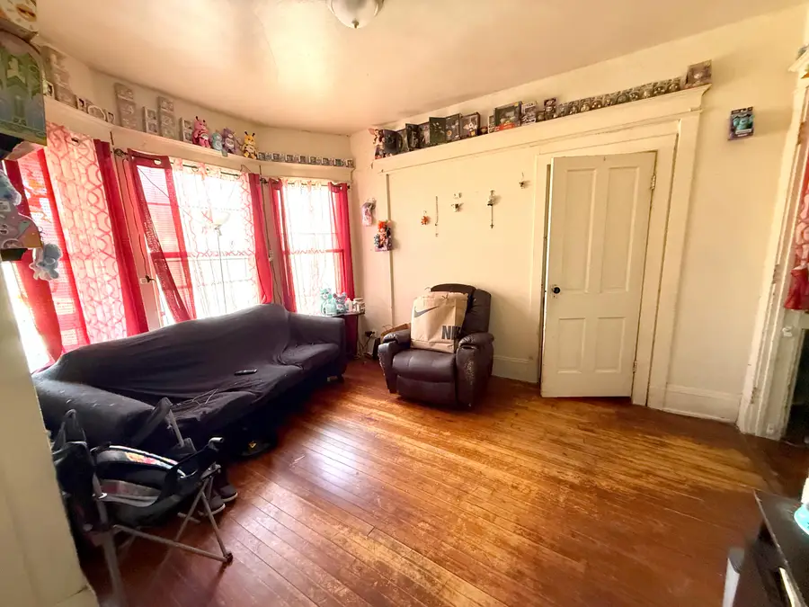 2421 W Scott St, Milwaukee, WI 53204 - #2