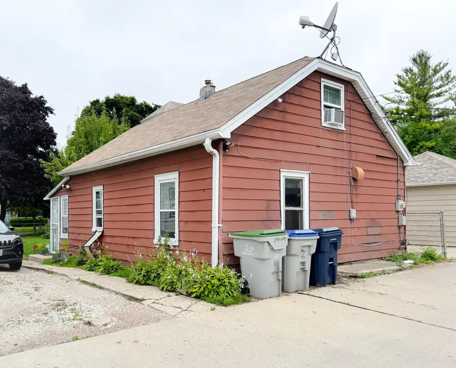 2960 N 47th St, Milwaukee, WI 53210 - #3