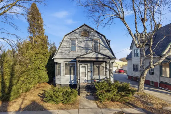 1429 S 9th St, Sheboygan, WI 53081