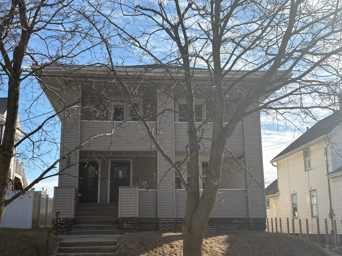 417 N 5th St, Manitowoc, WI 54220 - #1