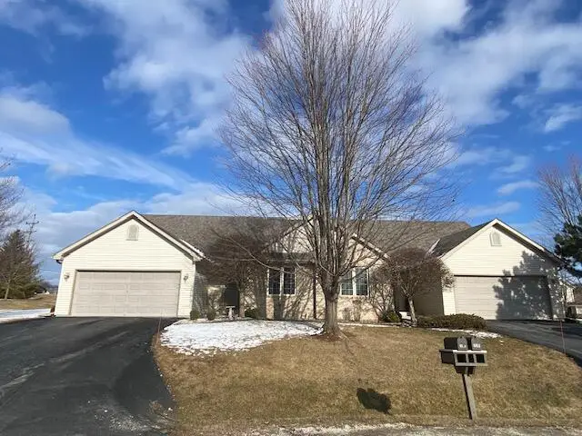 6925 Prince Dr, Caledonia, WI 53402 - #3