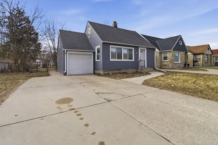 5525 N 52nd St, Milwaukee, WI 53218 - #2