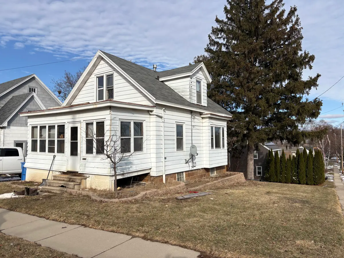 201 N Concord Ave, Watertown, WI 53094 - #1