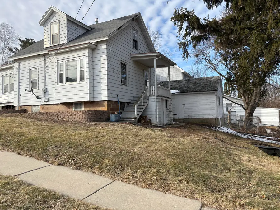 201 N Concord Ave, Watertown, WI 53094 - #3
