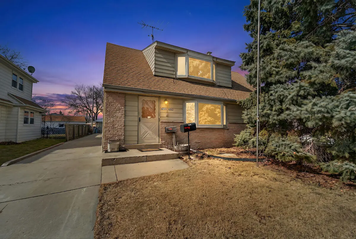 4785 S 14th St, Milwaukee, WI 53221 - #1