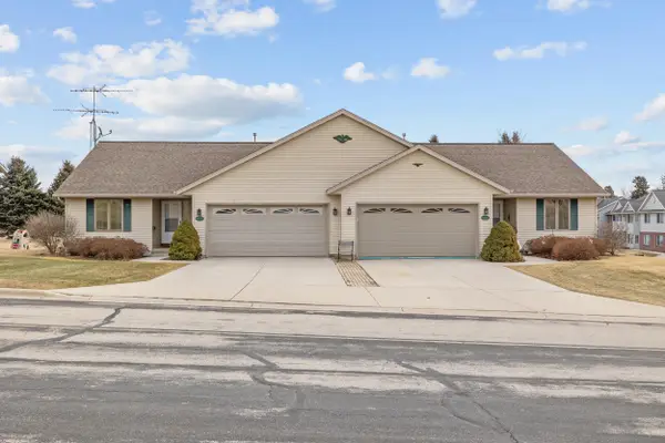 1105 Linden St, Cleveland, WI 53015