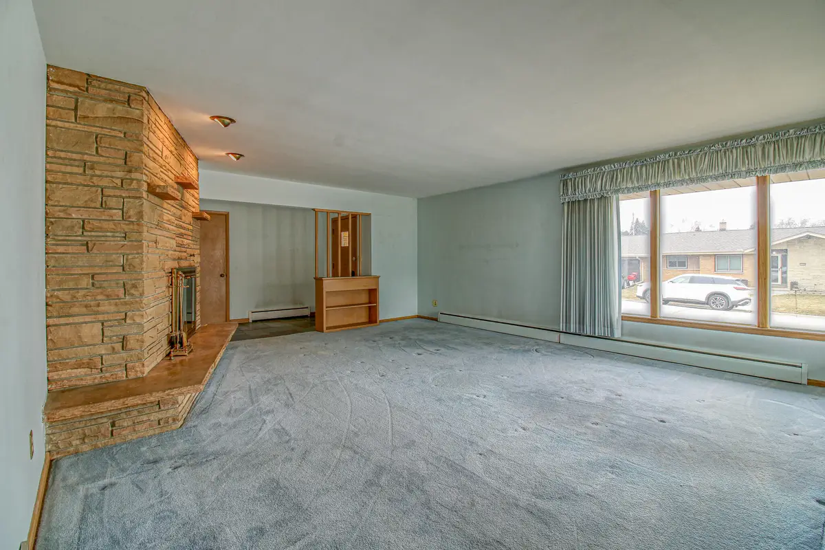 1000 17th Ave, South Milwaukee, WI 53172 - #1