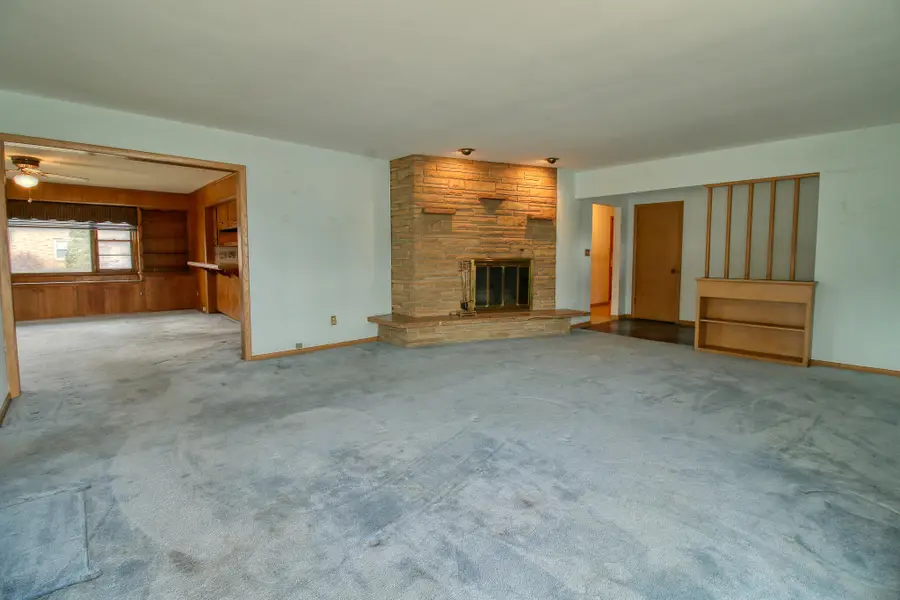 1000 17th Ave, South Milwaukee, WI 53172 - #2