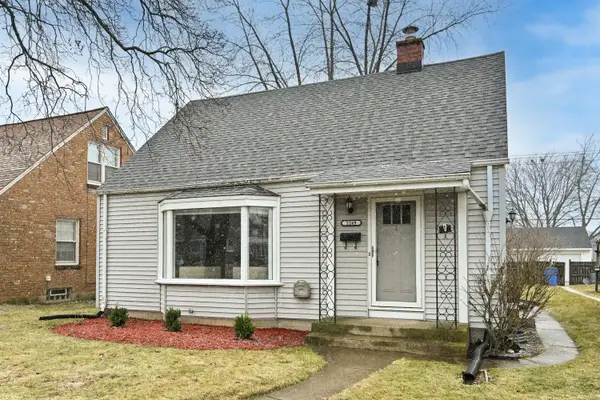 5249 N Bay Ridge Ave, Whitefish Bay, WI 53217