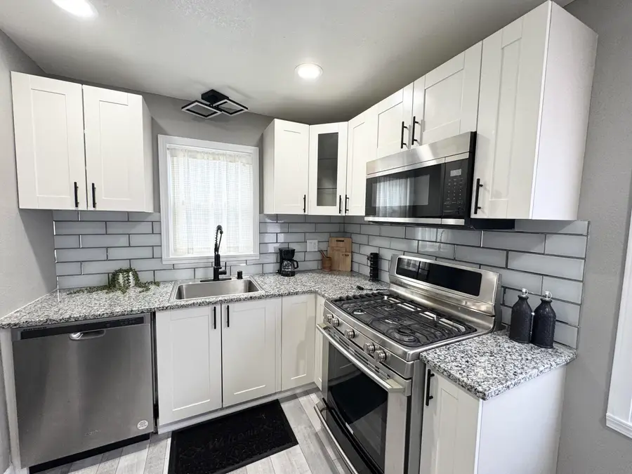 5931 N 42nd St, Milwaukee, WI 53209 - #2