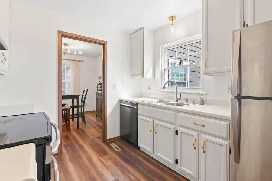 650 Dundee Ln, Hartland, WI 53029 - #2