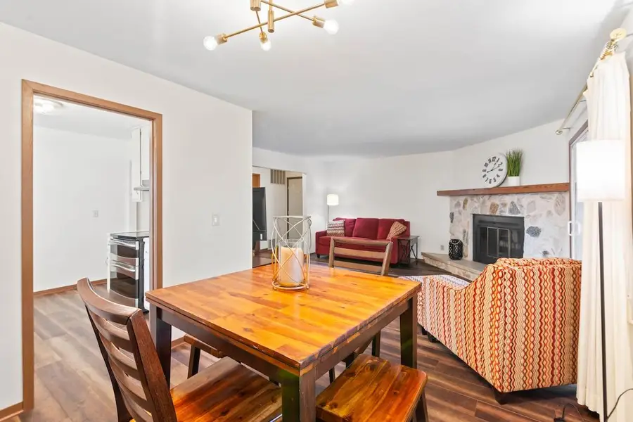 650 Dundee Ln, Hartland, WI 53029 - #3