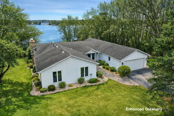 W5368 Plantation Rd, Sugar Creek, WI 53121