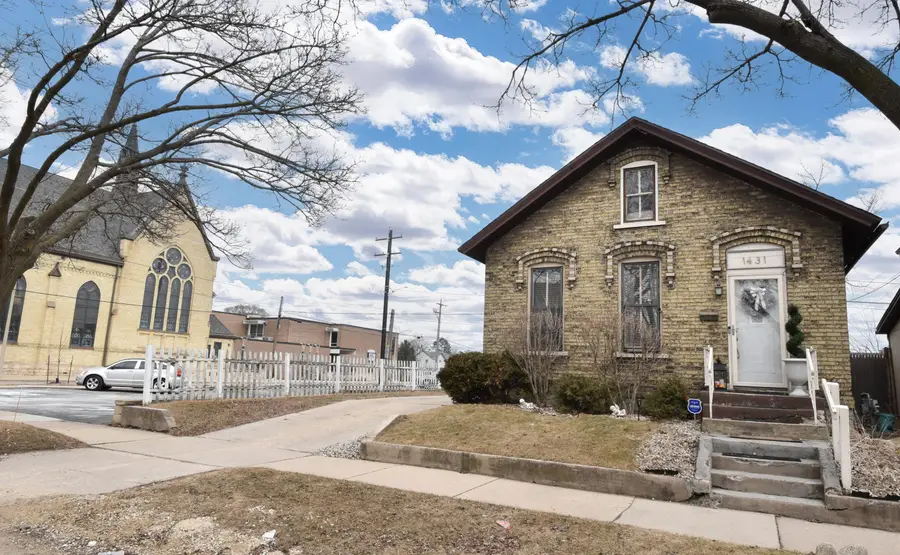 1431 Erie St, Racine, WI 53402 - #2