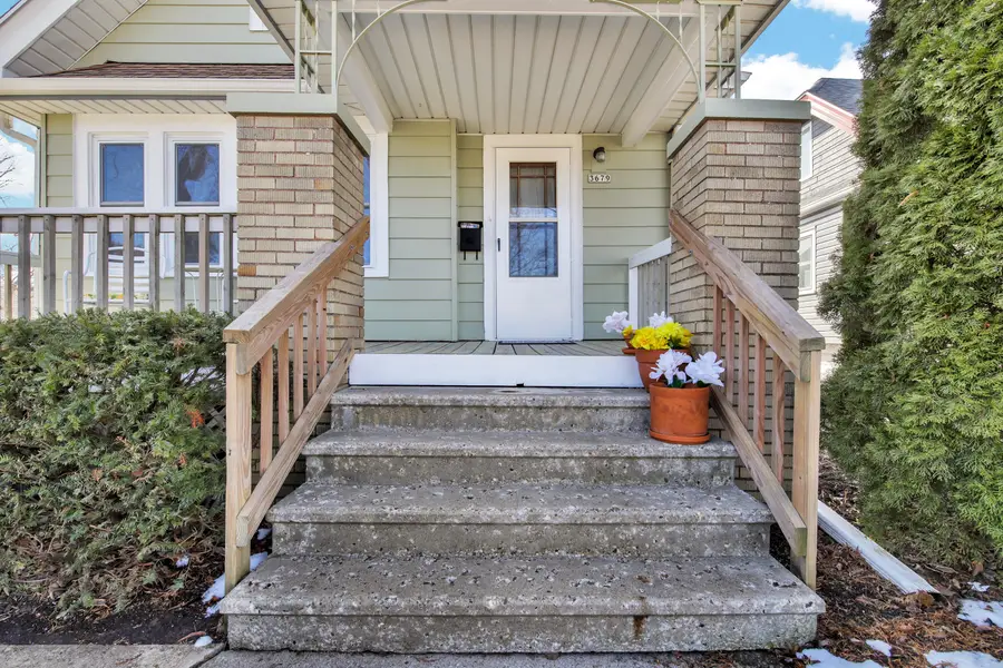 3679 E Birchwood Ave, Cudahy, WI 53110 - #2