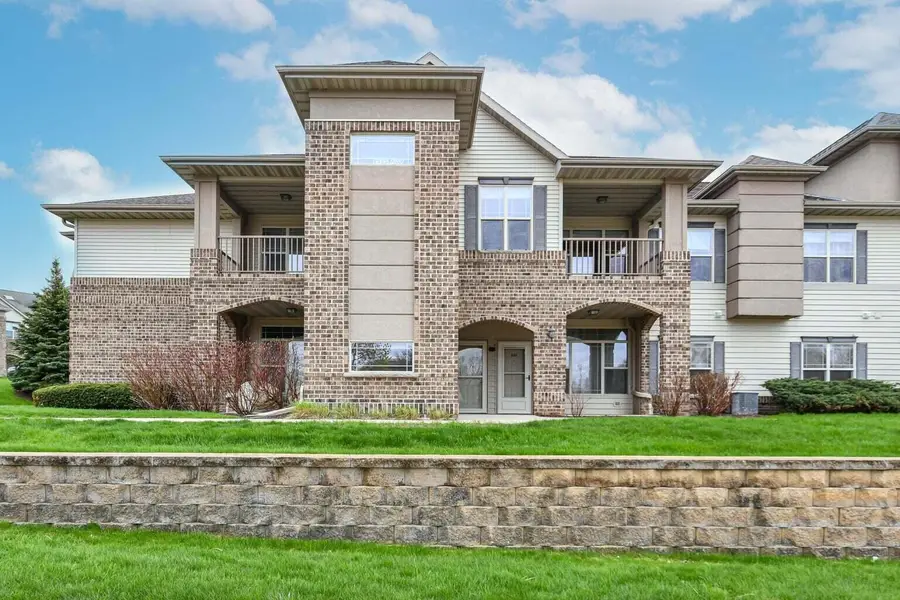 3053 W Drexel Ave, Franklin, WI 53132 - #2