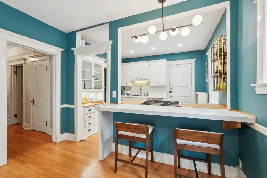 1704 E Kane Pl, Milwaukee, WI 53202 - #3